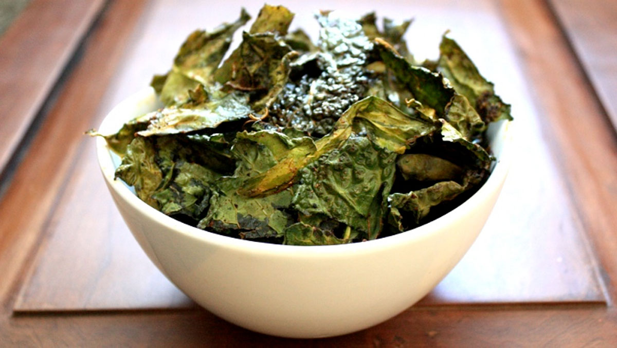 Kim Seiden - Roasted Kale Chips Healthy Recipe - Sky Fitness Chicago