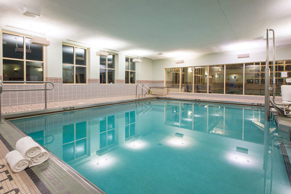 Sky Fitness Chicago - Amenities - Warm Water Therapy Pool