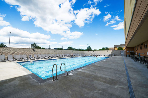 Sky Fitness Chicago - Outdoor Pool